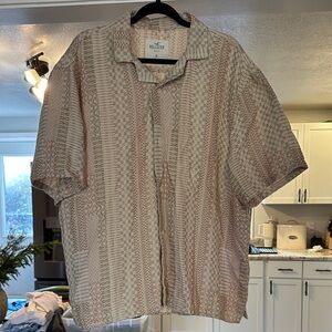 Hollister Men's Casual Beige and Pink Patterned Shirt